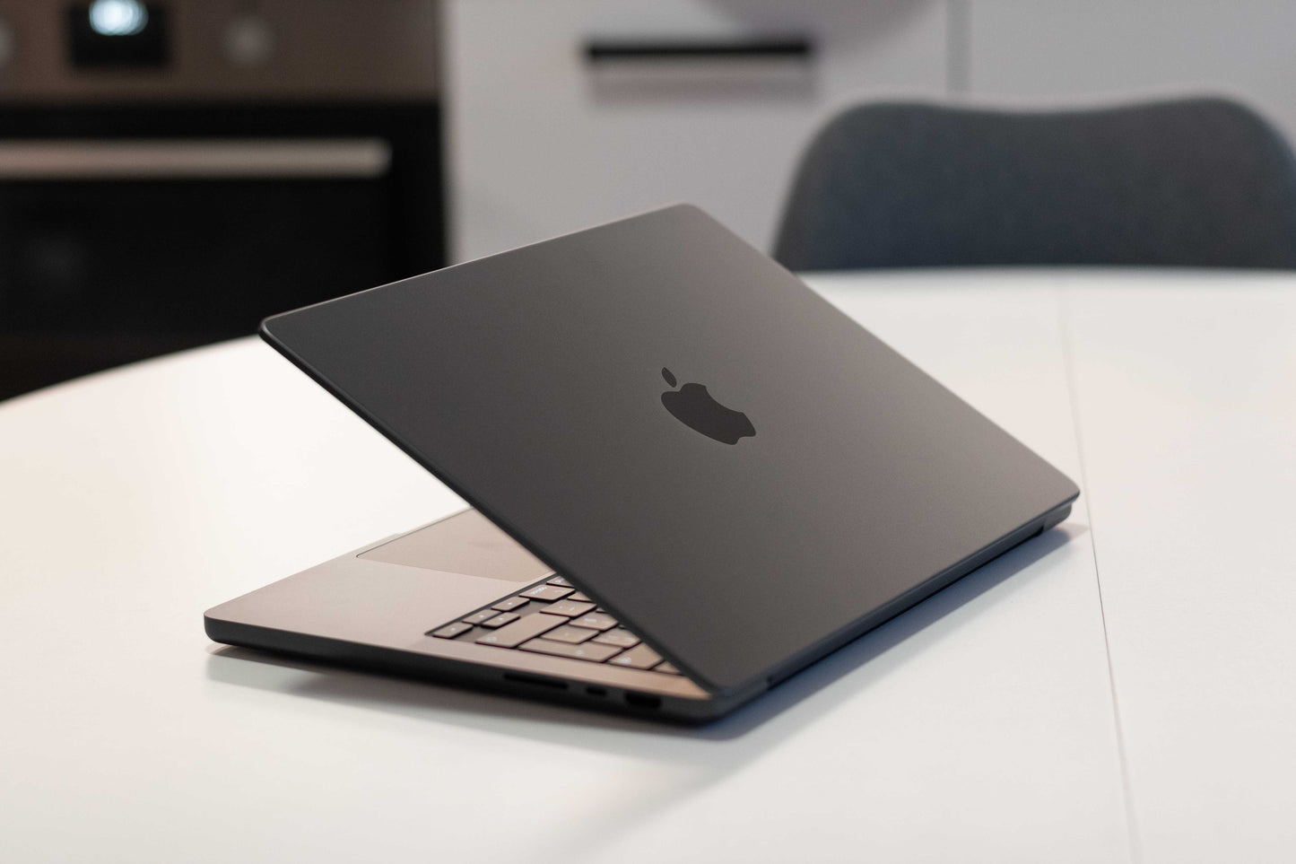 MacBook Pro M3 Pro, 14/16 Pollici, 2023 - Nero siderale